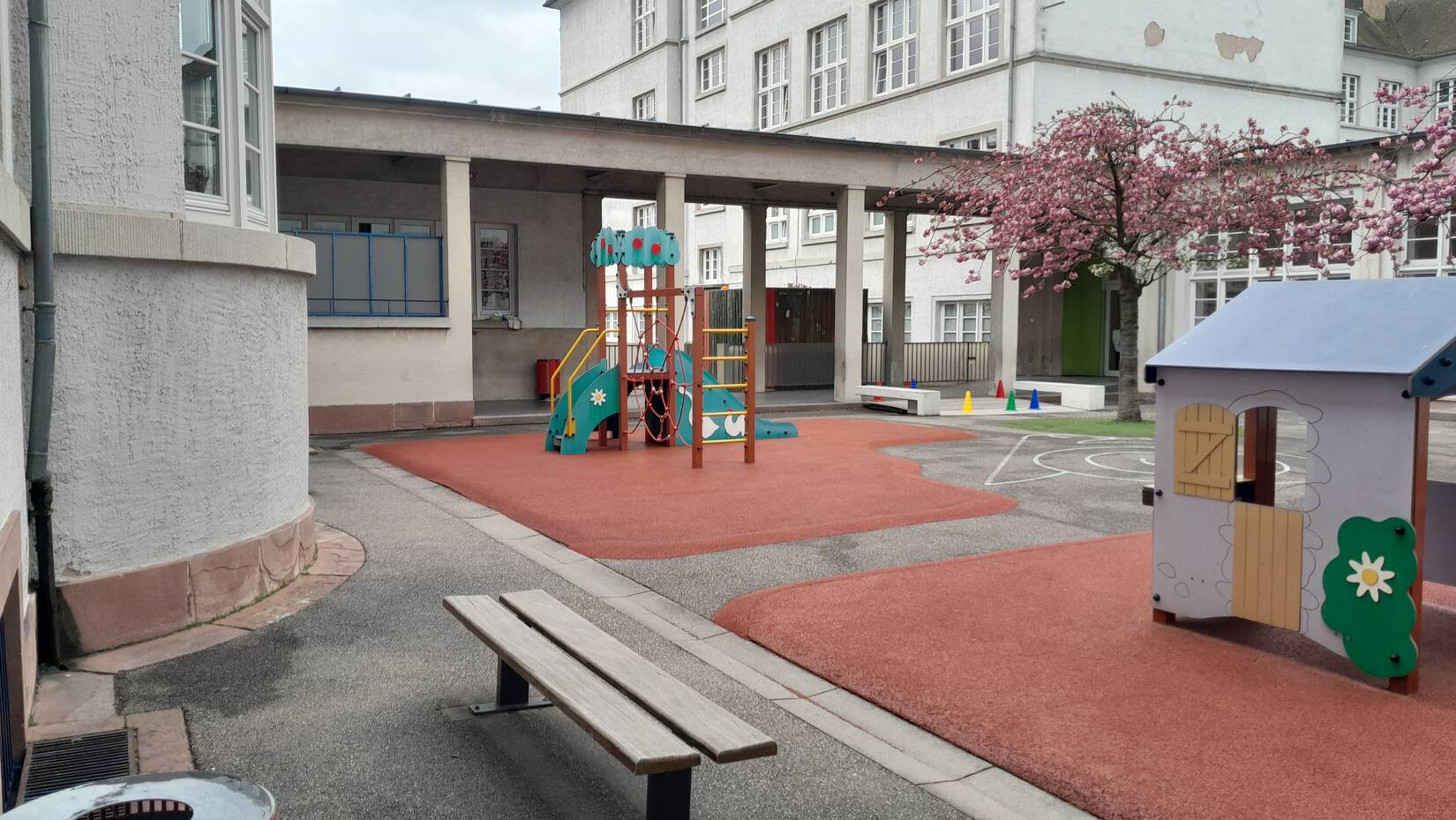 Cour d'école du groupe scolaire du Stockfeld