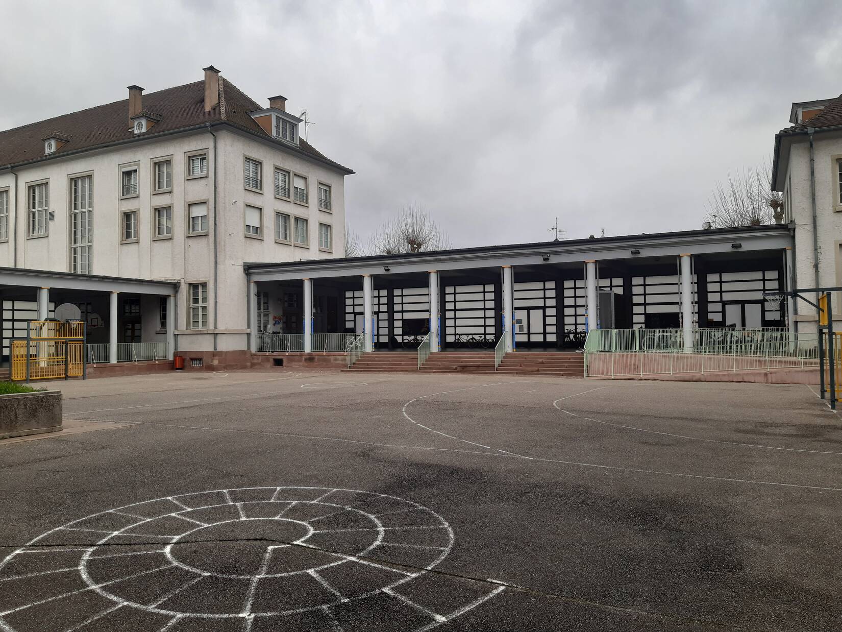 Cour d'école du groupe scolaire du Stockfeld