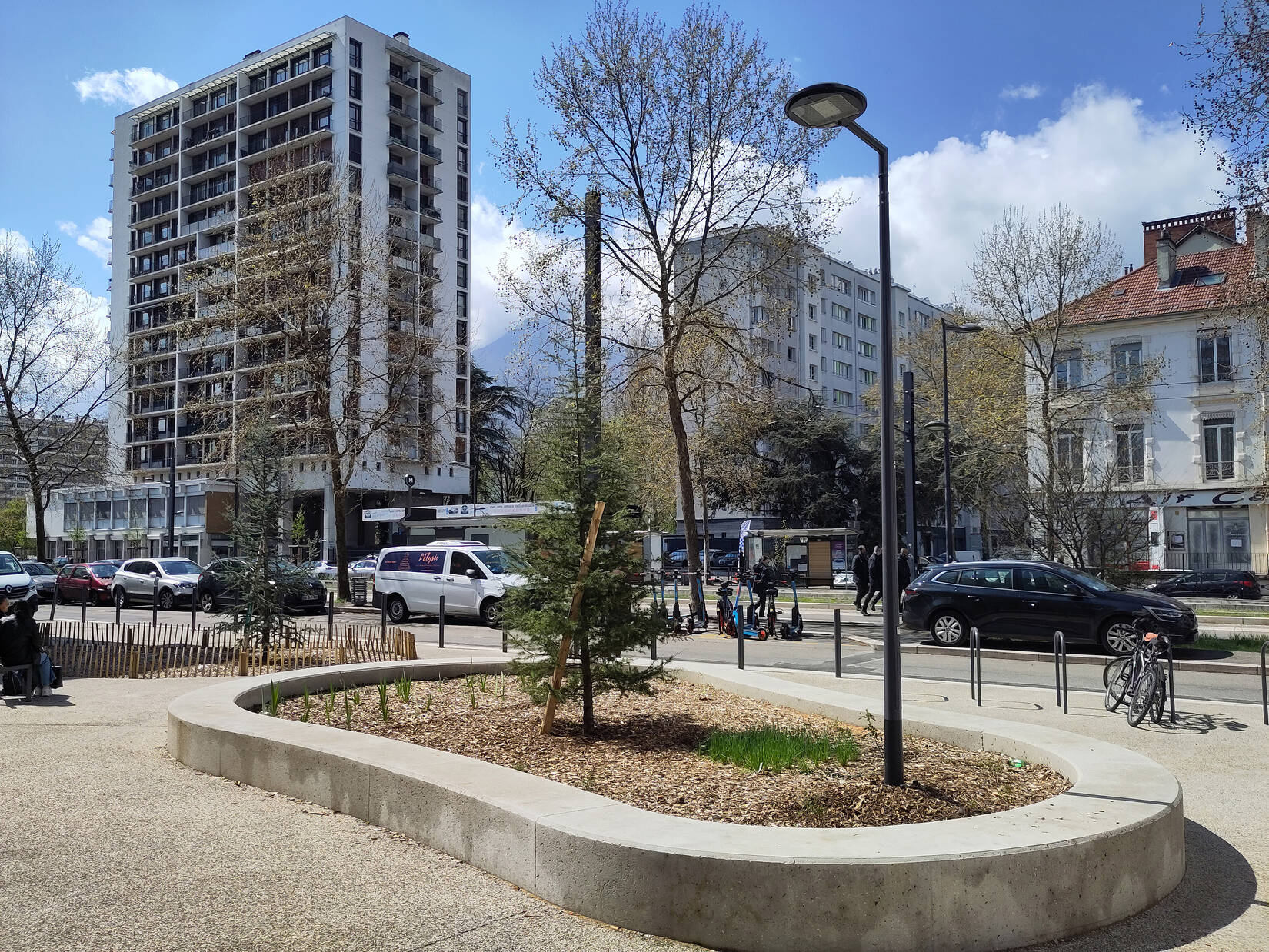 Aménagement des espaces publics et des jardins en coeur d‘îlot de l‘opération Libre-Cours