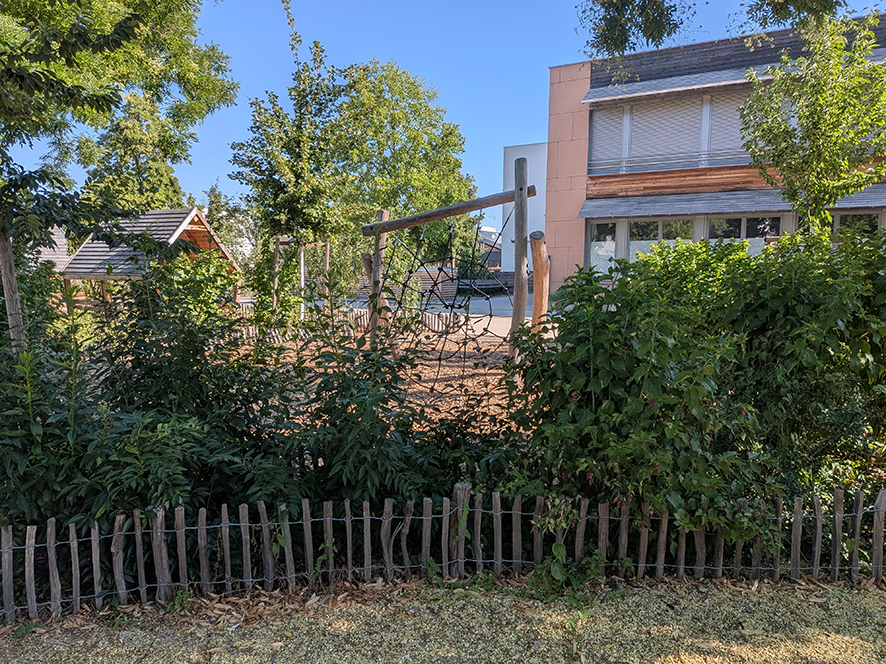 Cour d'école maternelle et élémentaire Stoskopf
