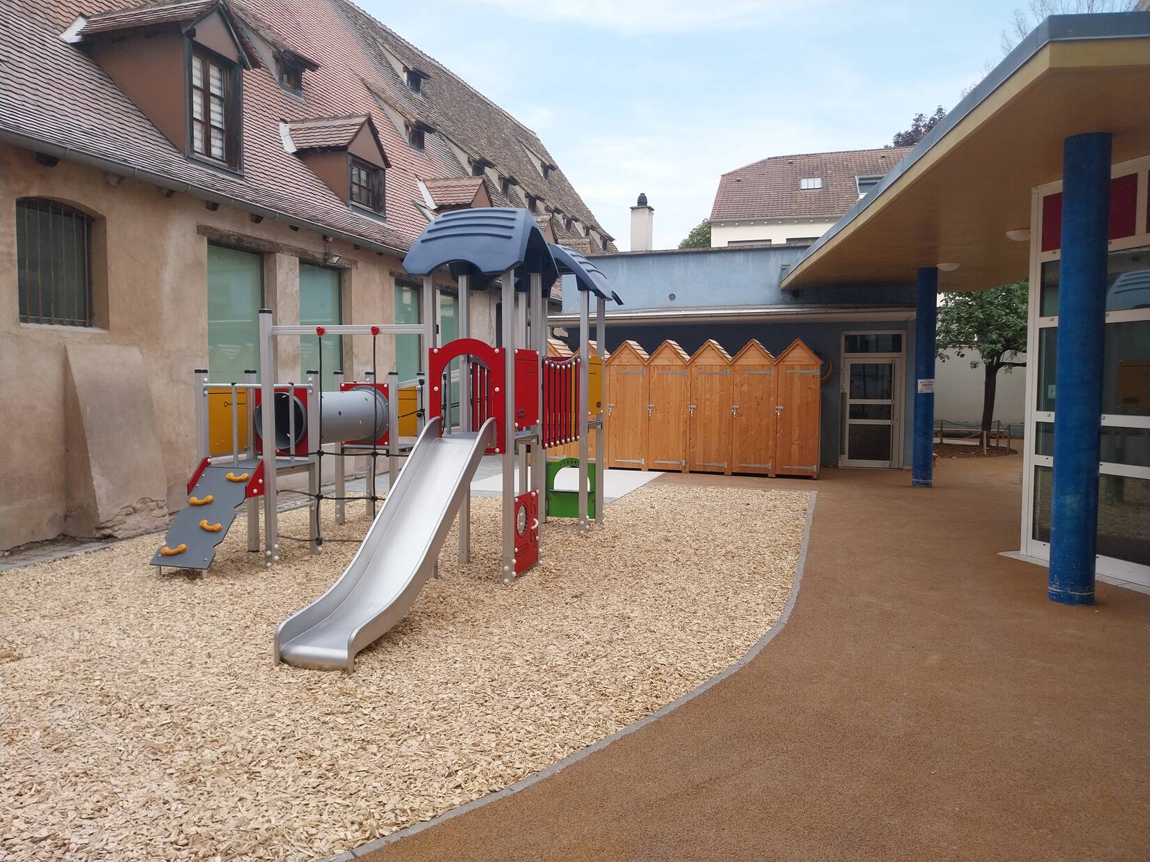 Cour d'école maternelle Sainte Aurélie