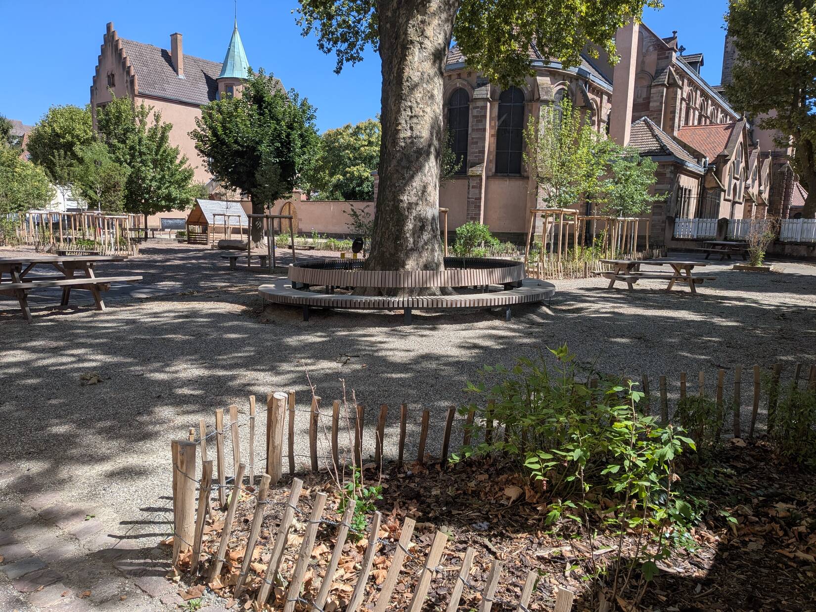 Cour école maternelle Camille Claus